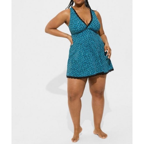 π Wireless Mid Lace Trimmed Swim Dress With Brief 3 3X 22 24 NWT Torrid New! - Picture 2 of 5